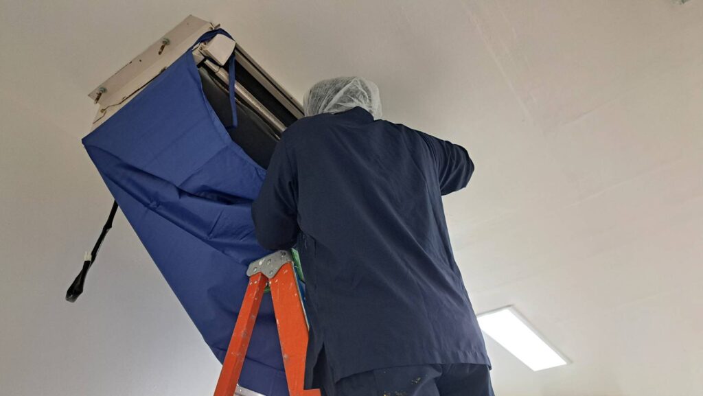 การบริการล้างแอร์ ชลบุรี บ้านสวน